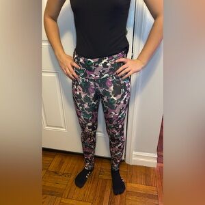 Old Navy Women's Multicolor Camouflage Leggings